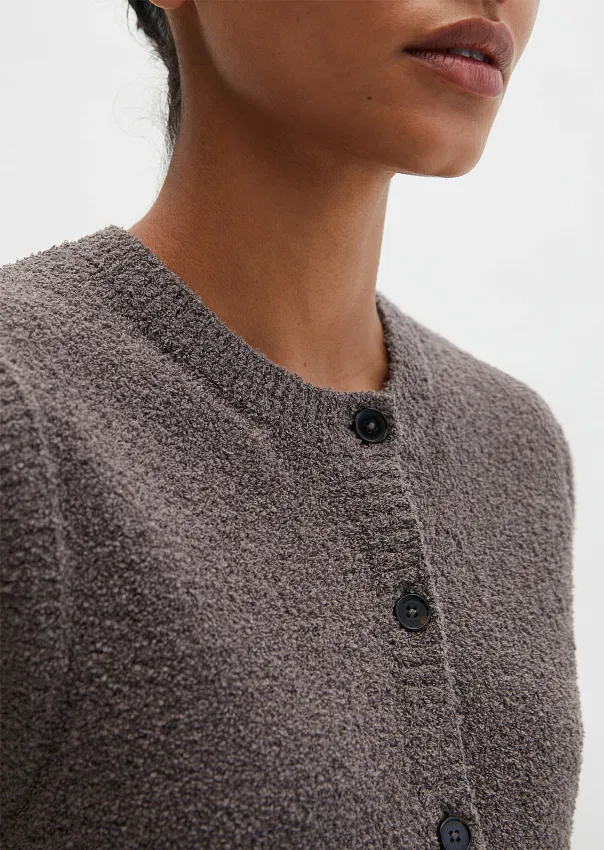 Жилет из буклированной пряжи