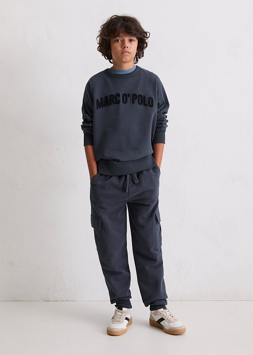 Темно-синий