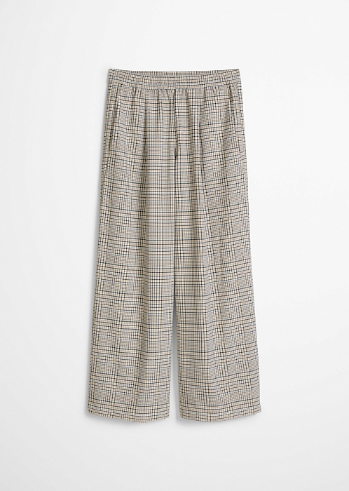 Светло-бежевый