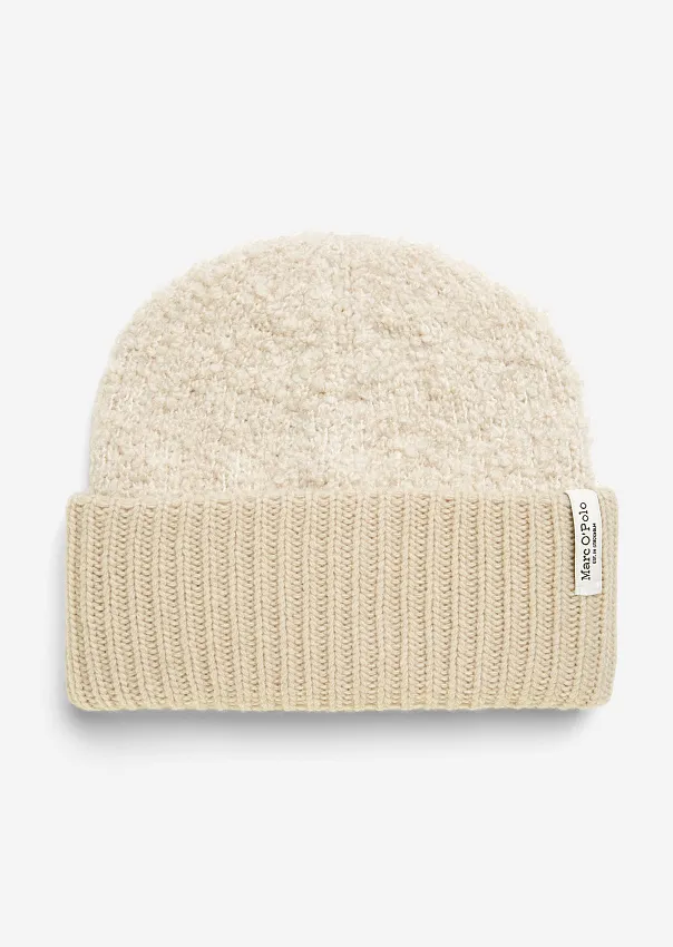 Шапка из смесовой шерсти