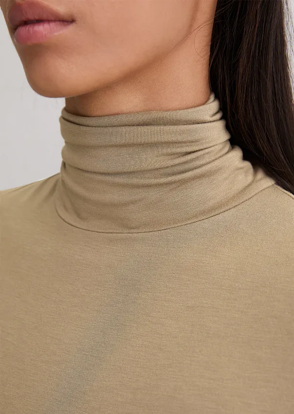 Водолазка из модала