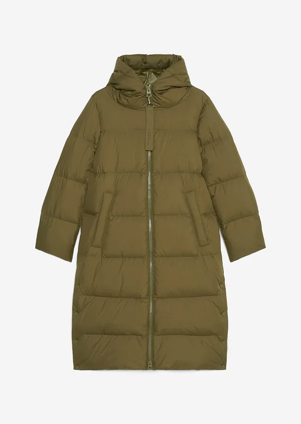 Длинный пуховик с капюшоном