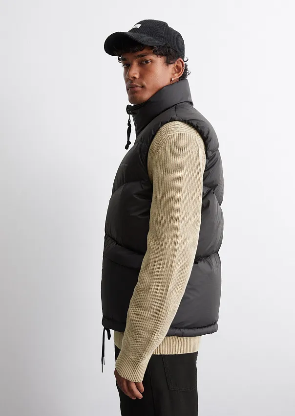 Стеганый пуховый жилет