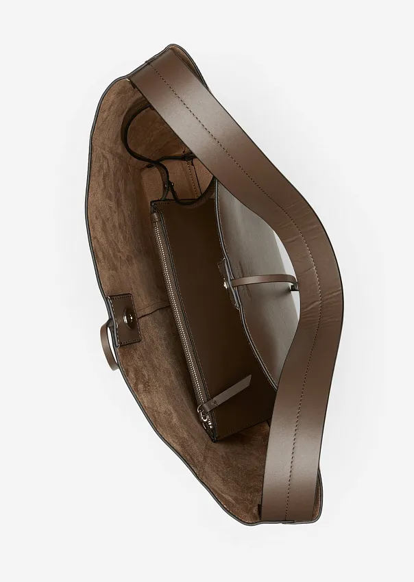 Сумка хобо из натуральной кожи