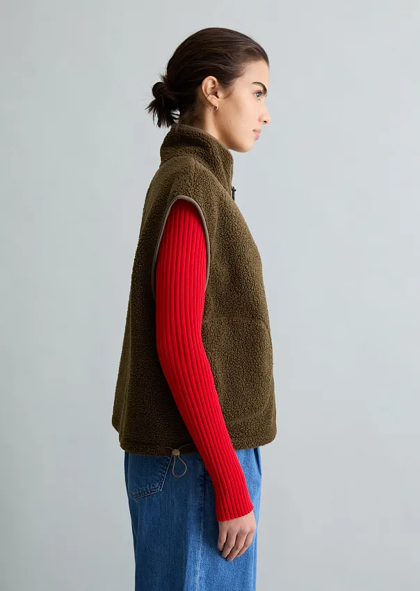 Жилет из искусственного меха тедди