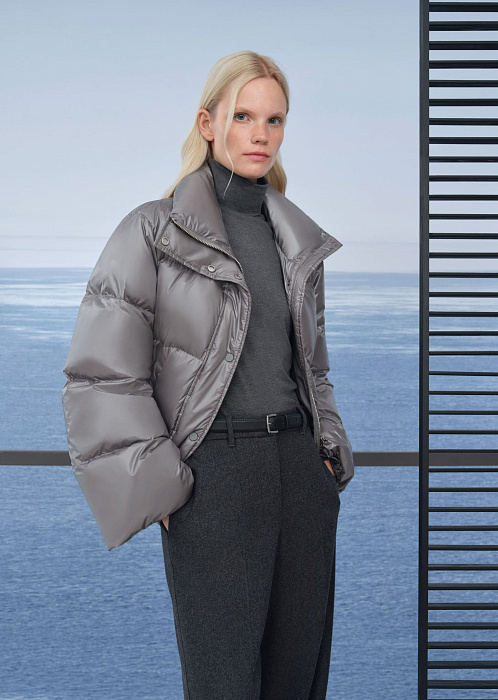 Темно-серый