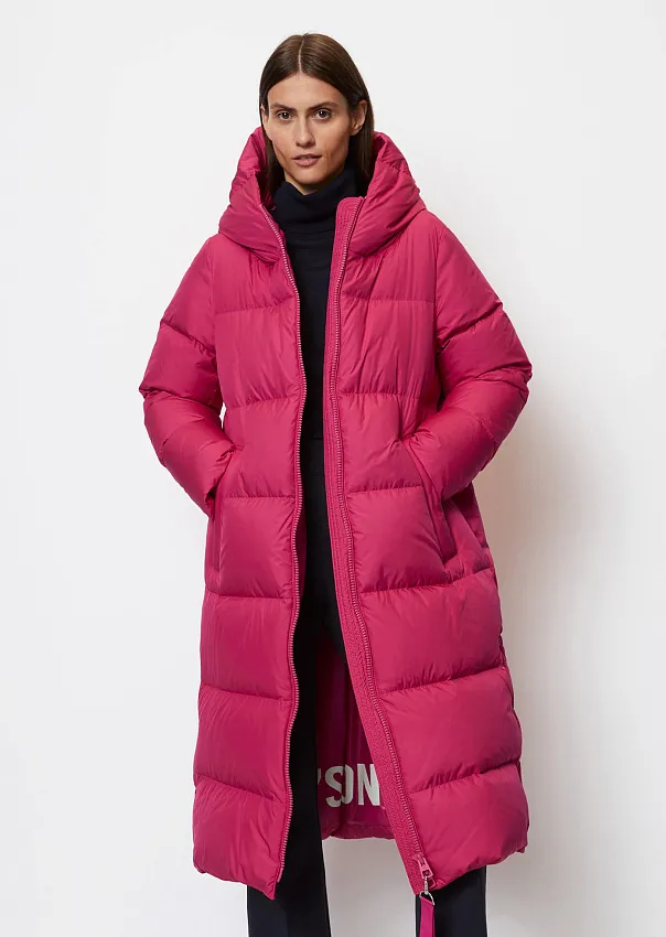 Длинный пуховик с капюшоном