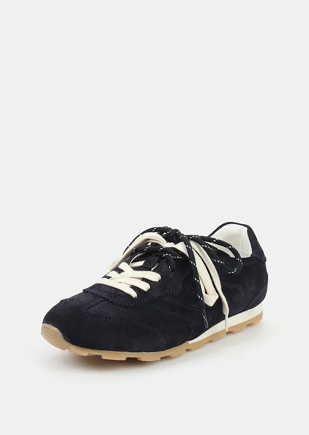 Кроссовки из натуральной замши