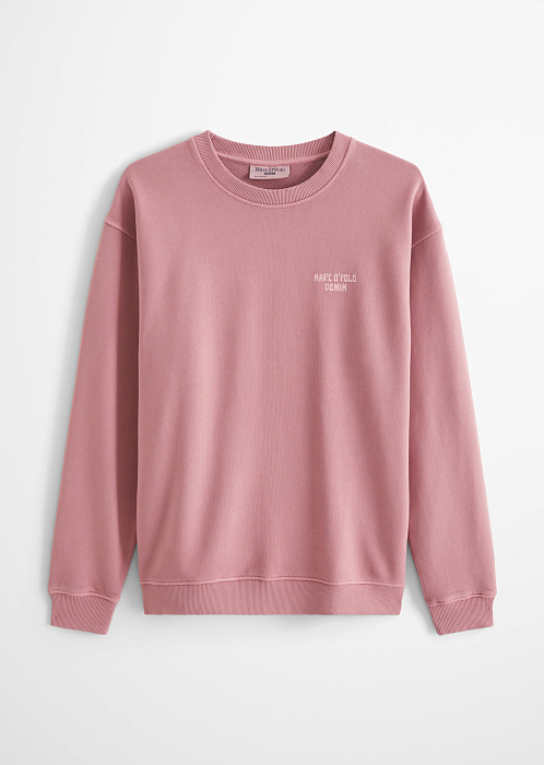 пыльно-красный