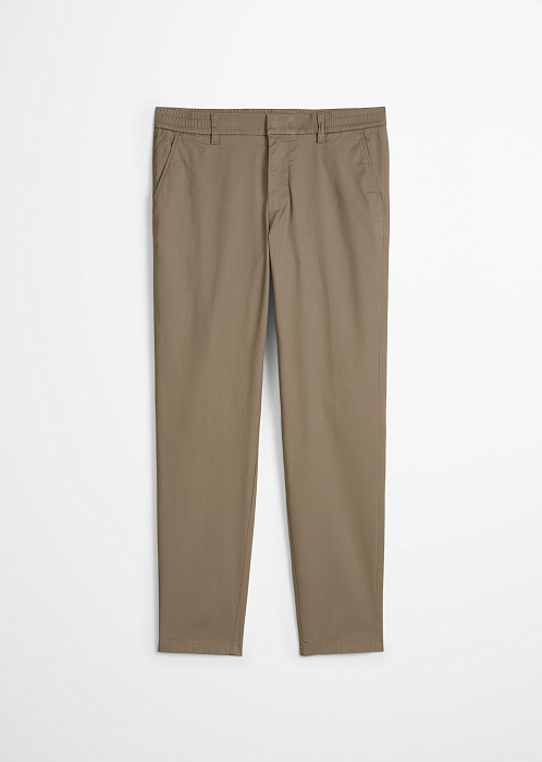 Коричневый