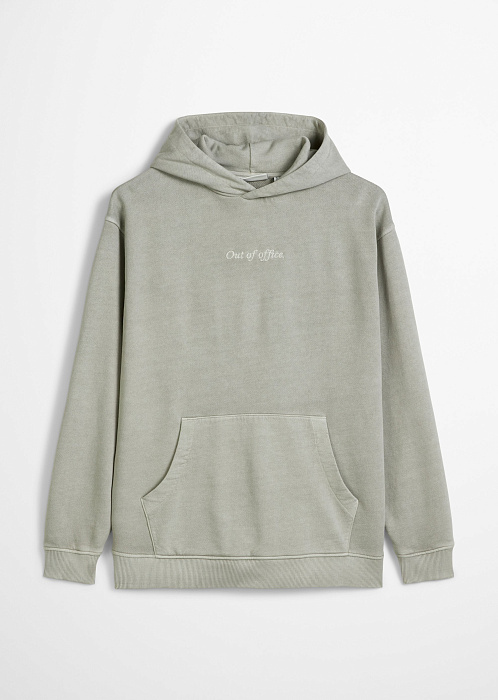 Бледно-серый