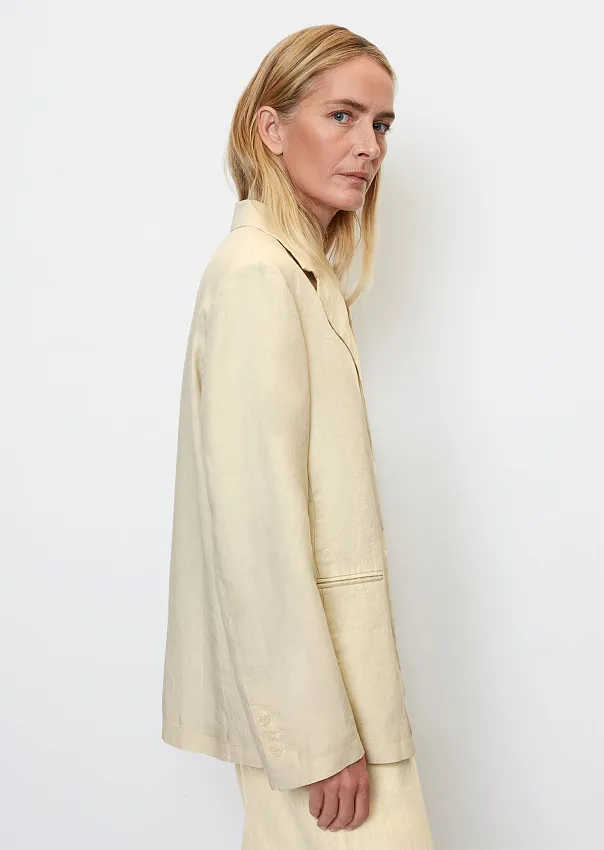 Льняной пиджак