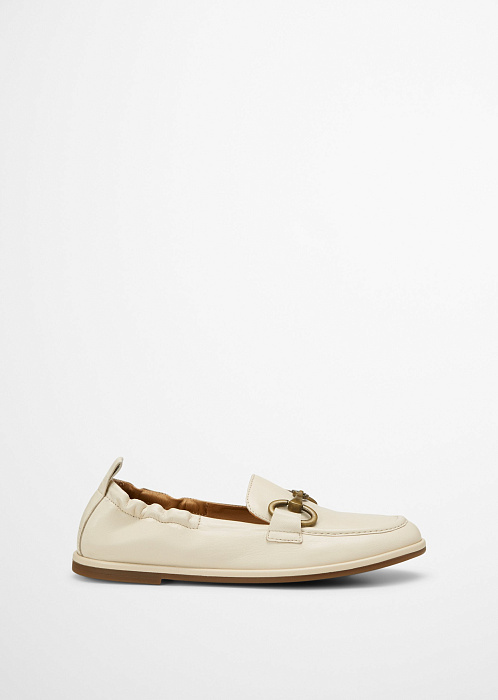 Светло-бежевый