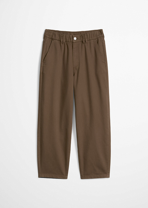 Коричневый