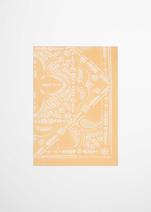 Светло-оранжевый