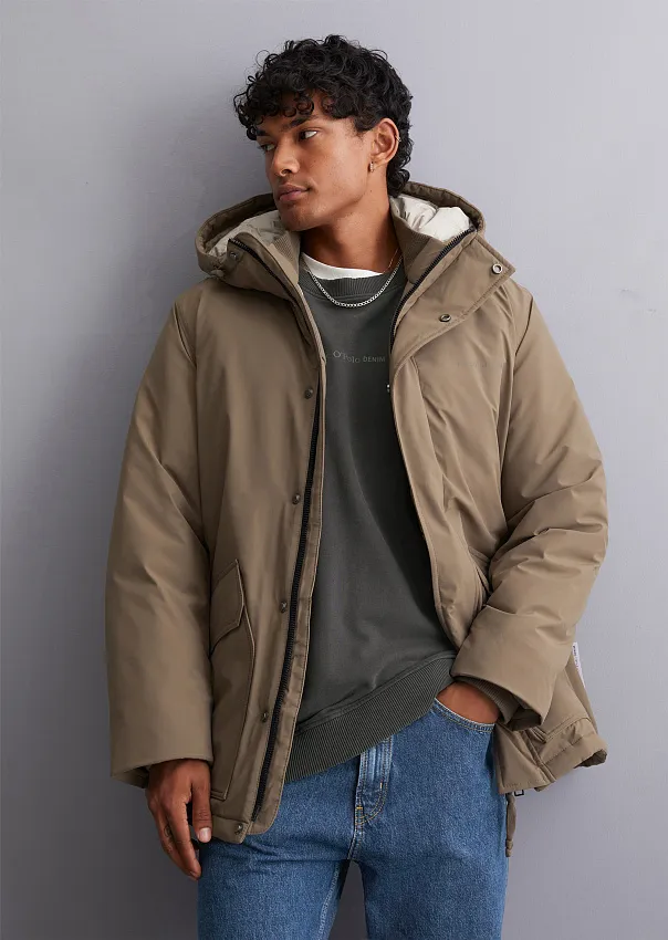 Куртка с капюшоном