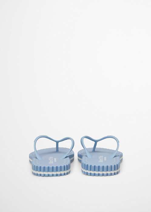 Вьетнамки из переработанного полиэстера