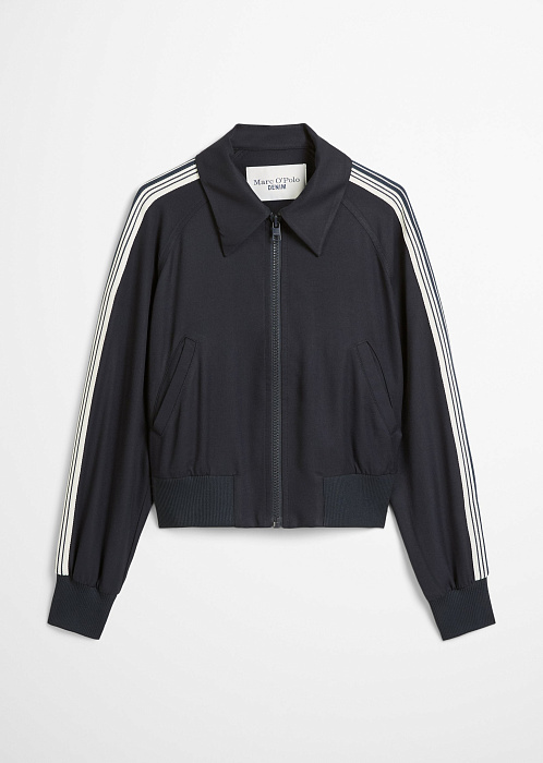 Темно-синий