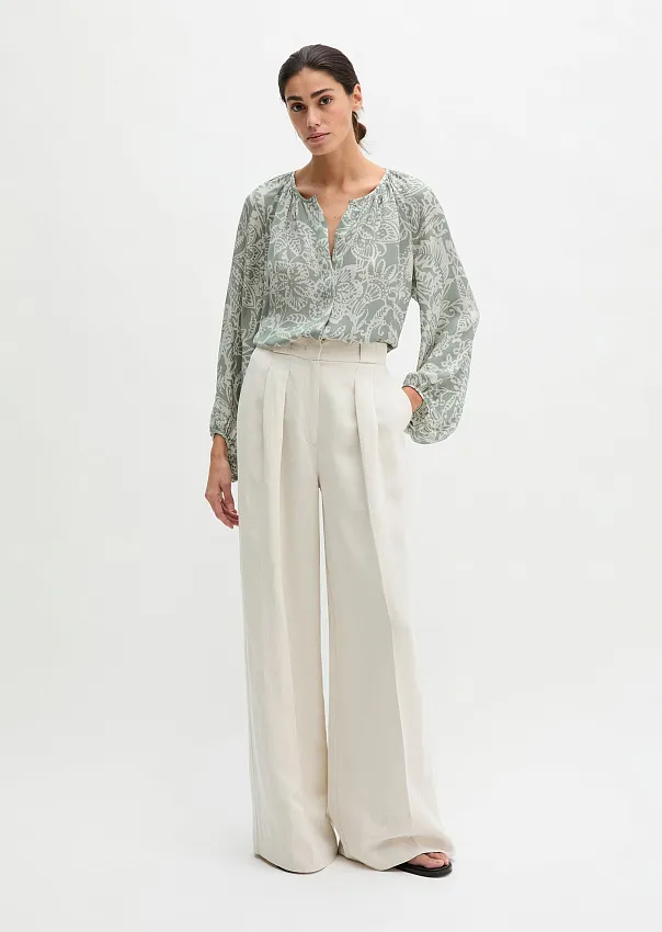 Блузка из вискозы