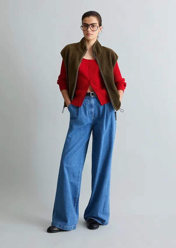 Жилет из искусственного меха тедди