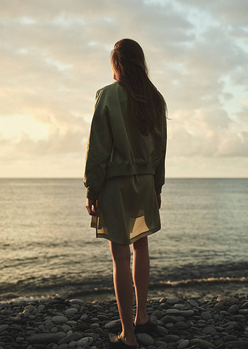 Бледно-зеленый