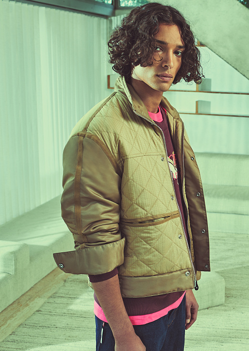 Коричневый