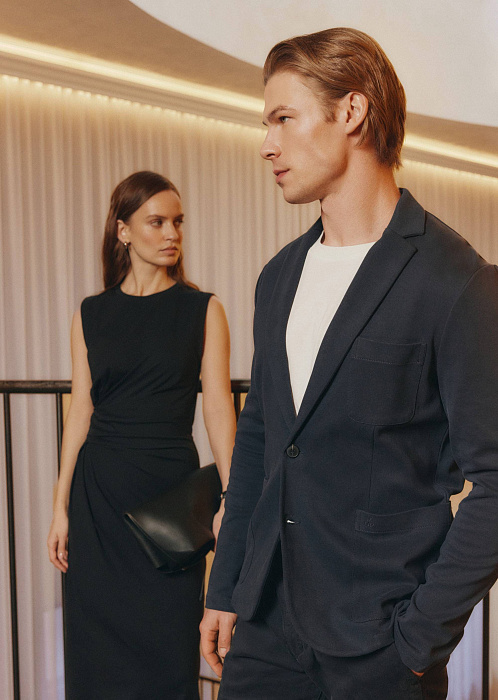 Светло-бежевый