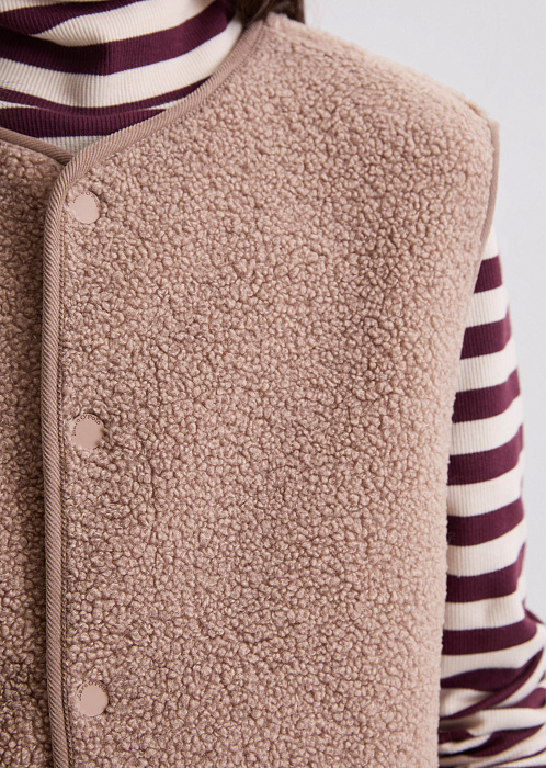 Жилет из искусственного меха