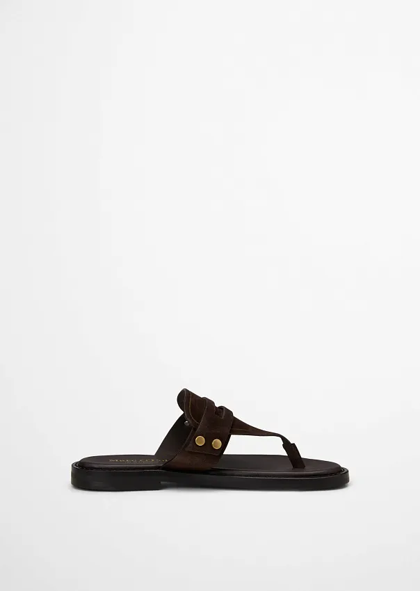 Шлепанцы из натуральной замши
