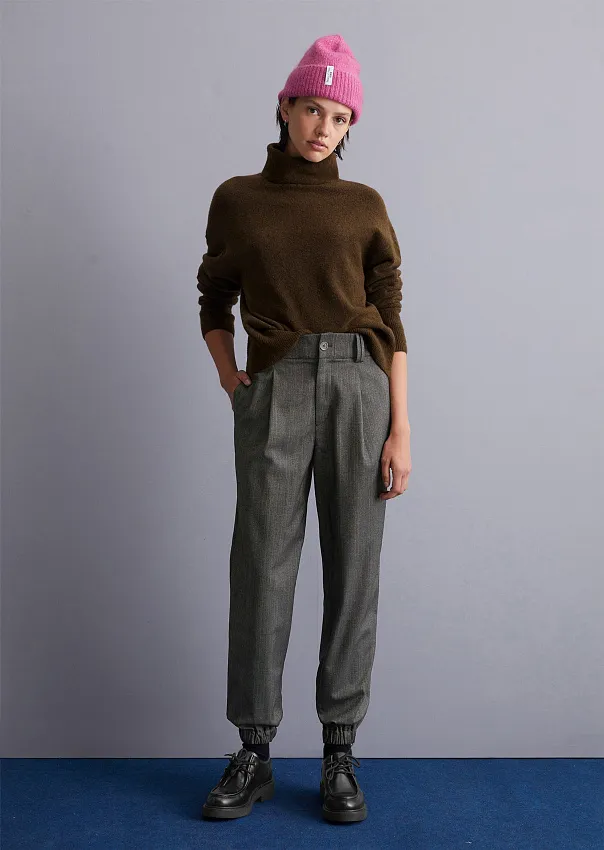 Брюки из переработанного полиэстера и вискозы