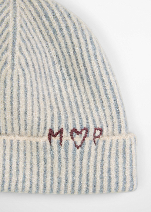 Шапка в двухцветную полоску