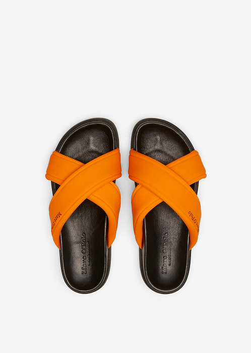 Шлепанцы из козьей кожи с мягкими ремешками из лайкры