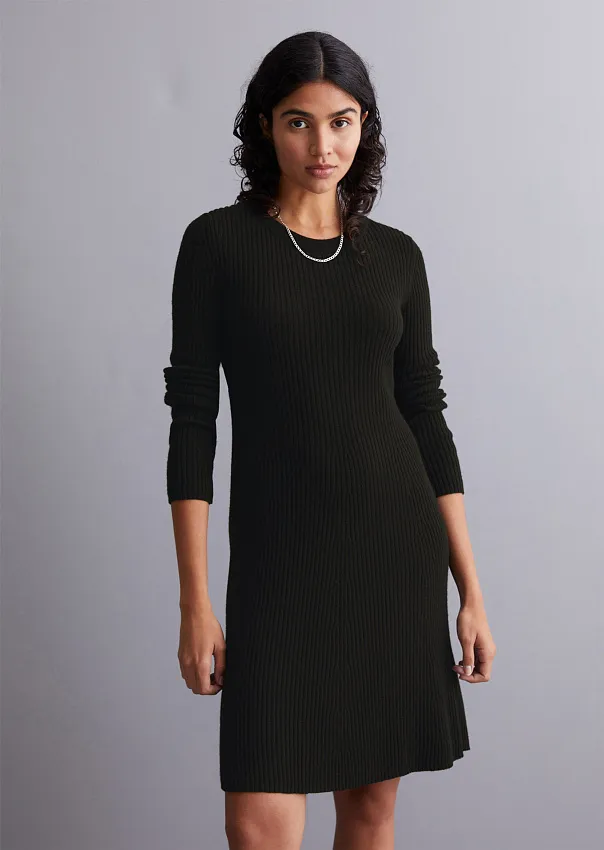 Трикотажное платье из смесовой шерсти