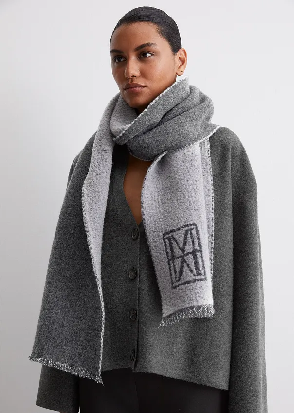 Жаккардовый шарф из смесовой шерсти