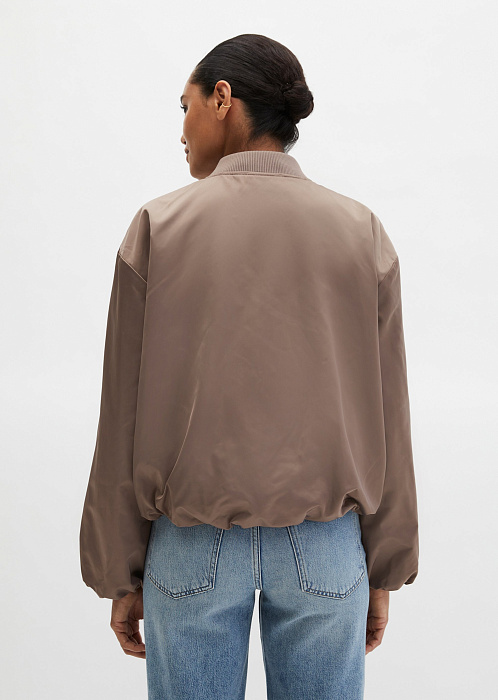 Бомбер из переработанного полиэстера