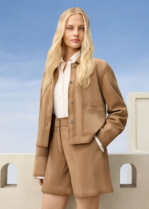 Светло-бежевый