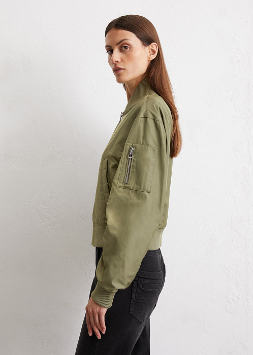 Бомбер прямого кроя