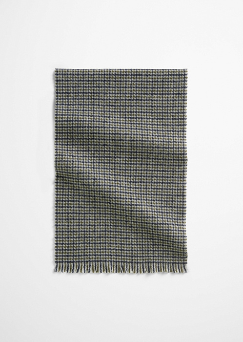 Темно-серый