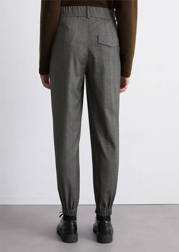 Брюки из переработанного полиэстера и вискозы