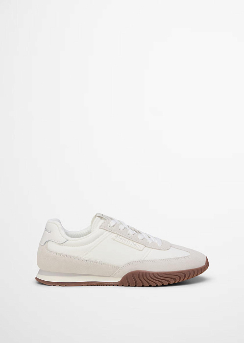 Светло-бежевый