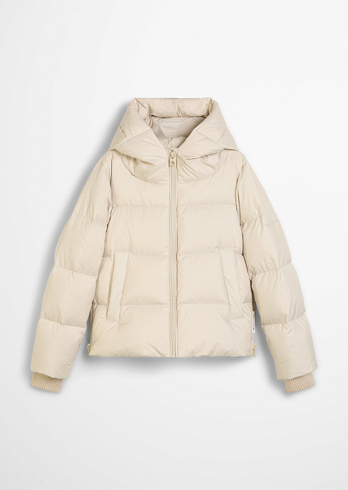 Светло-бежевый