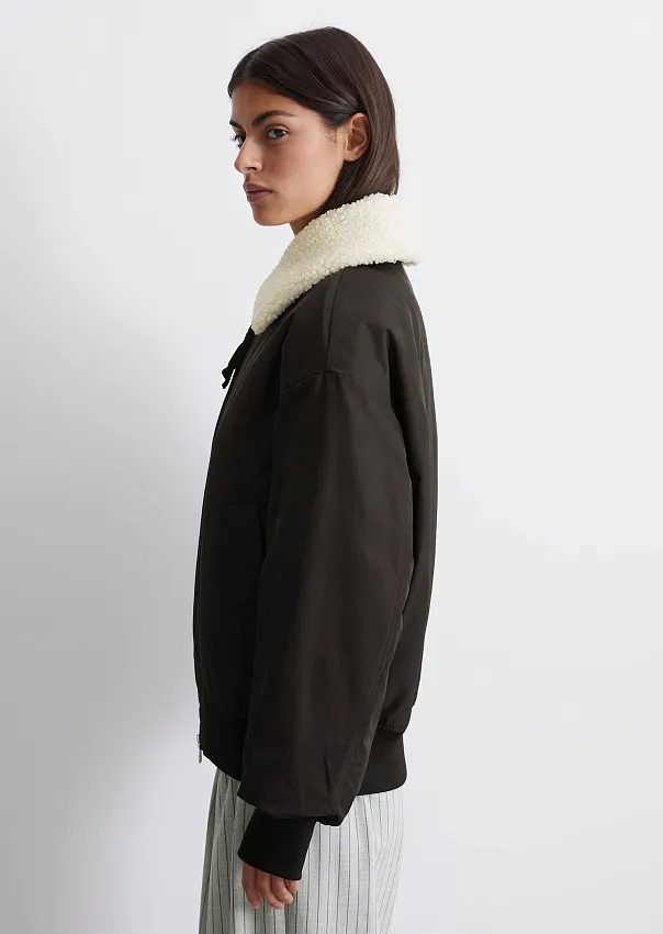 Куртка-авиатор из переработанного полиэстера