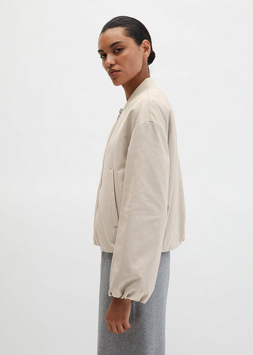 Бомбер из переработанного полиэстера