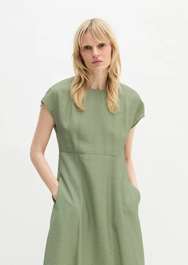 Платье из смесовой вискозы
