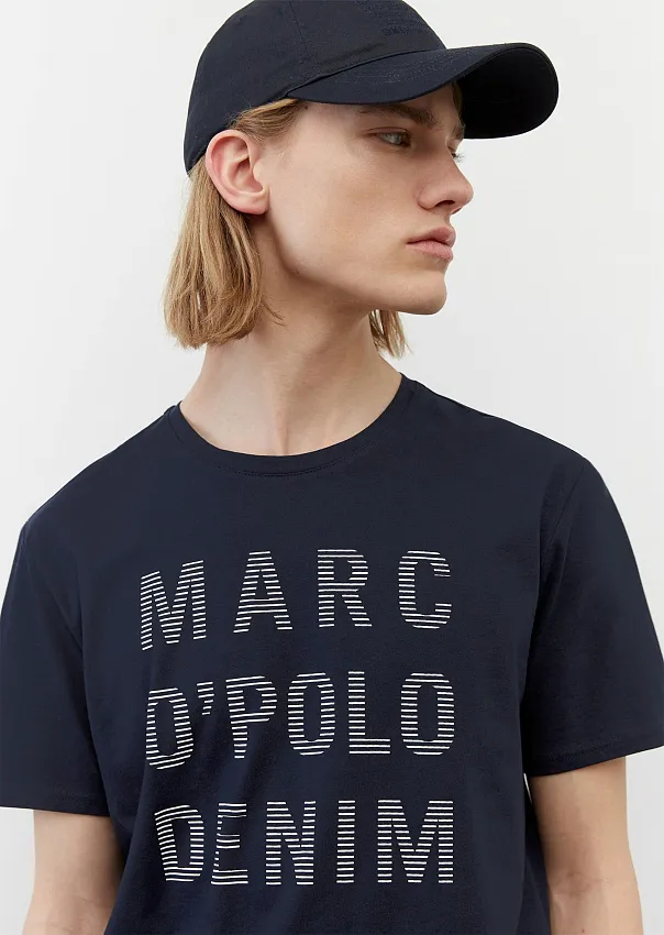 Базовая футболка