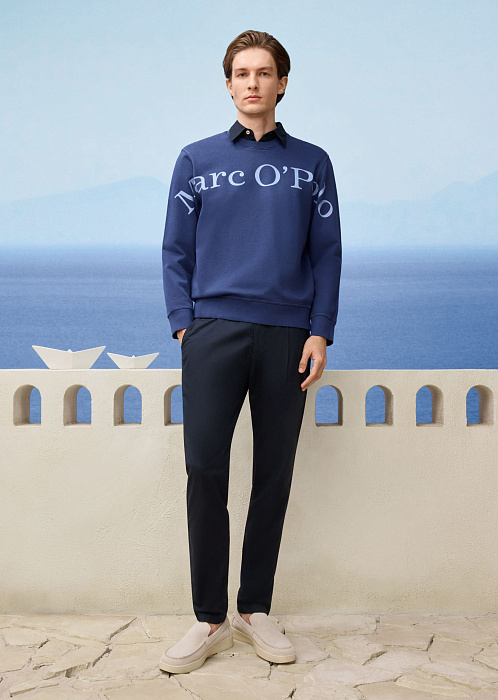 Темно-синий